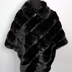 Luxurious Black Faux Fur Women's Poncho